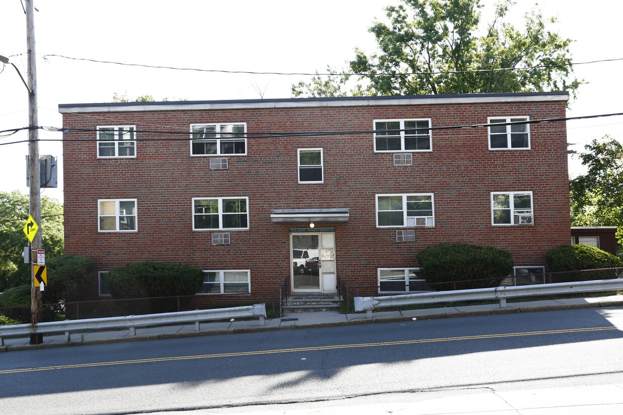 Building Photo - 5 Waldemar Ave