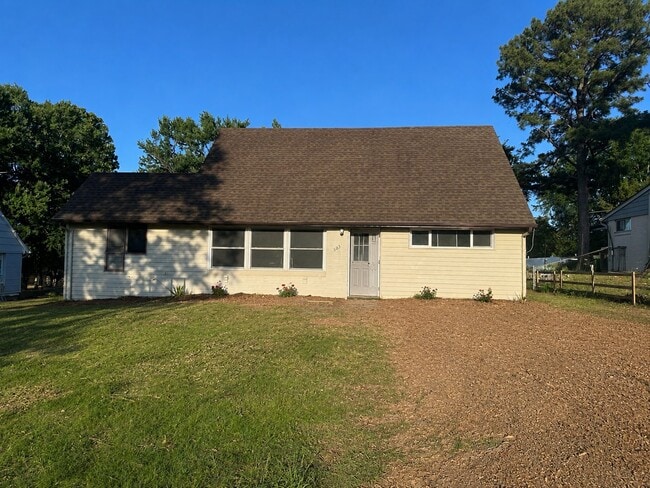 Building Photo - 1303 Barnard Dr