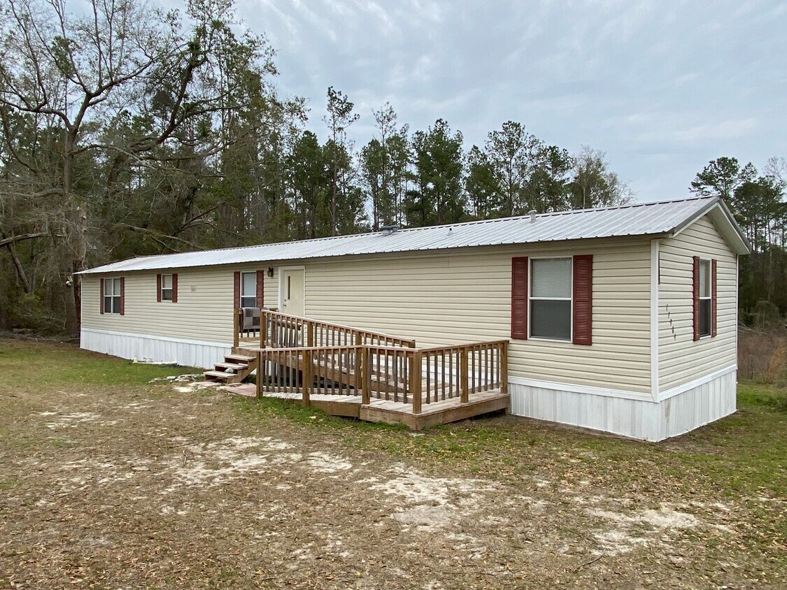 Primary Photo - Newly renovated 3 Bedroom, 2 Bath home in ...