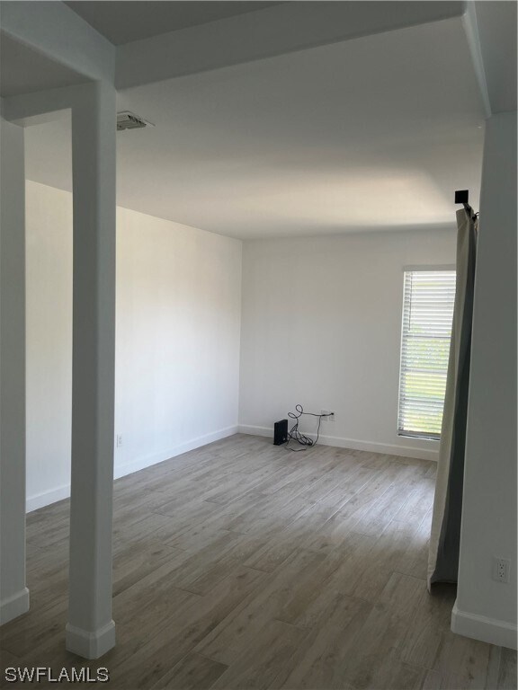 Foto del edificio - 6320 Royal Woods Dr