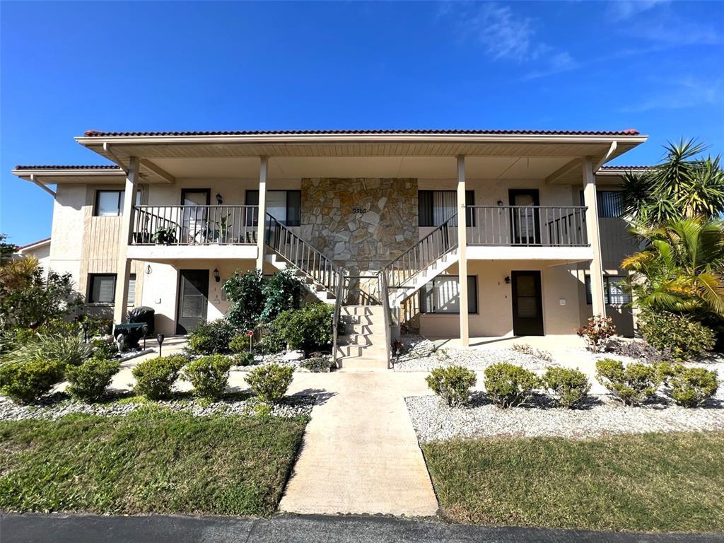 Foto principal - 9960 Eagles Point Cir