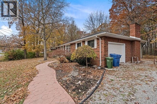 Building Photo - 1325 Laurier Dr