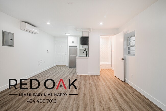 Building Photo - 240 N Van Ness Ave