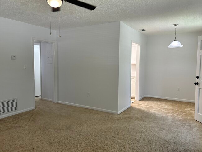 Living and dining area - 200 E 10th Ave