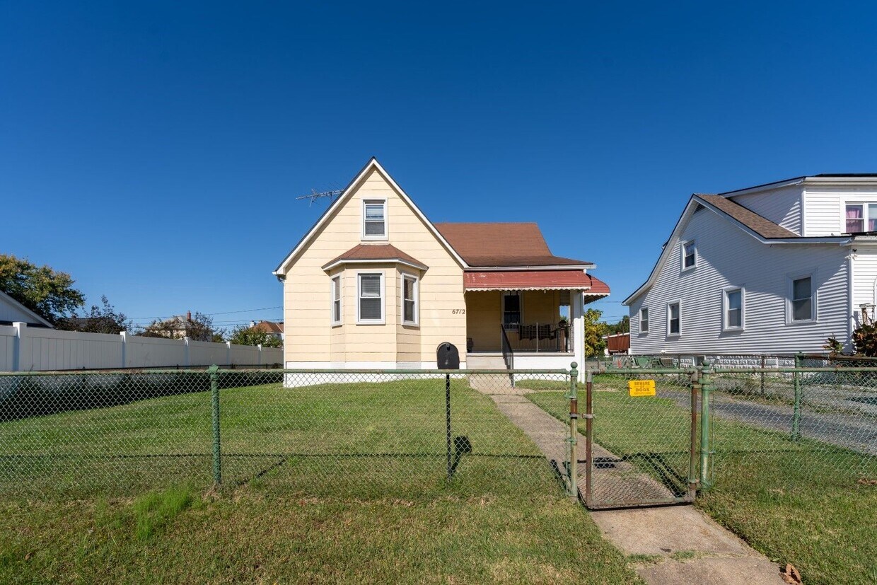 6712 Graceland Ave Unit 1, Baltimore, MD 21224 Room for Rent in