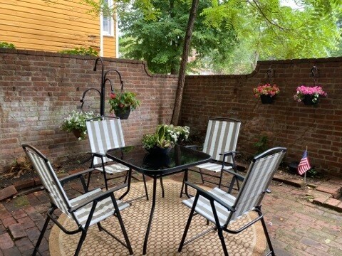 Foto principal - 1229 33rd St NW
