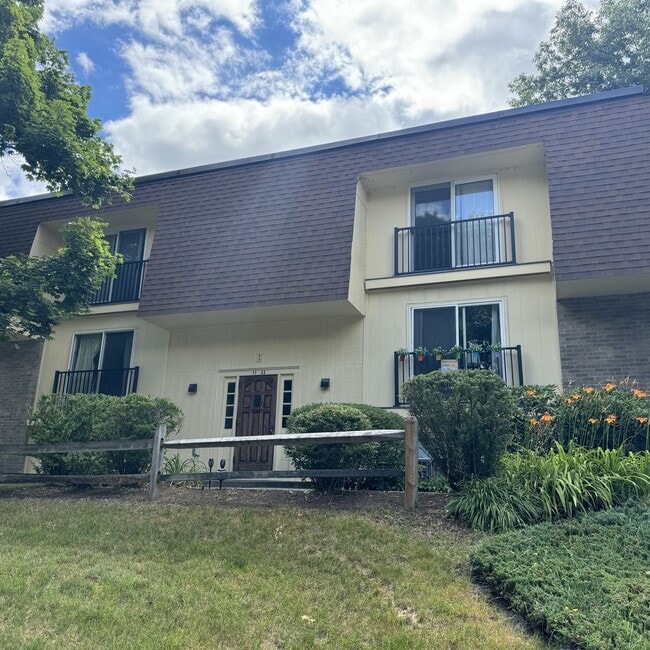 2 bedroom, 1 bathroom in West Lebanon - 2 bedroom, 1 bathroom in West Lebanon House