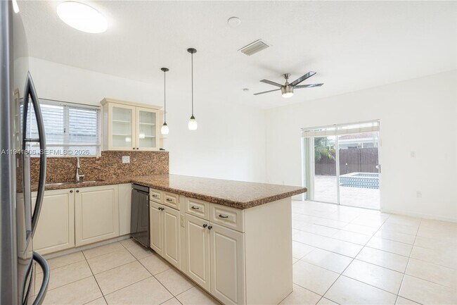 Foto del edificio - 5655 SW 163rd Path