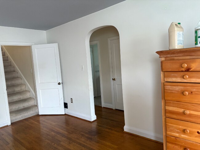 Foto del edificio - 6210 Birchwood Ave