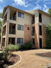 Building Photo - 421 W San Antonio St