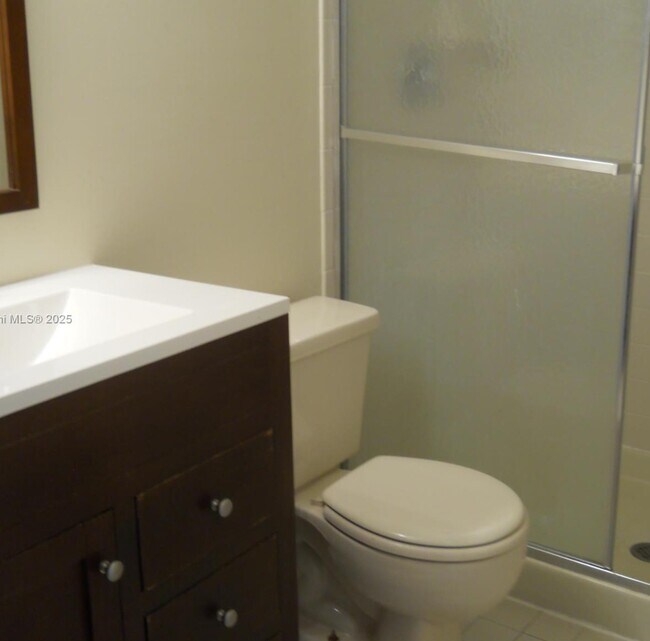 Foto del edificio - 3955 Village Dr