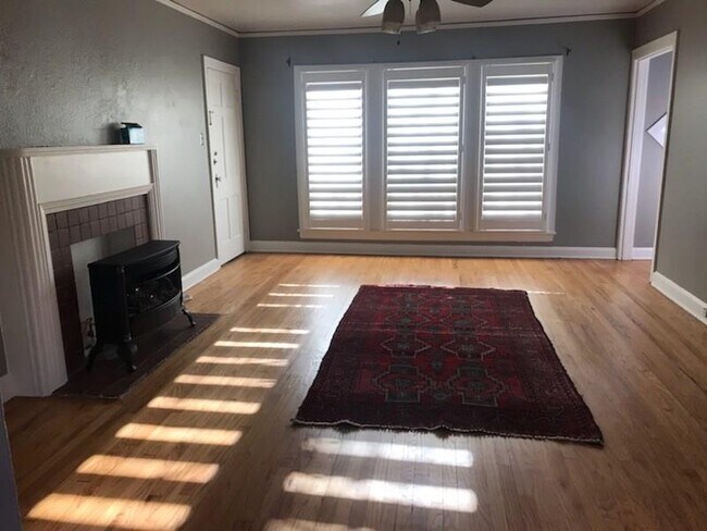 Foto del edificio - 6133 Reiger Ave