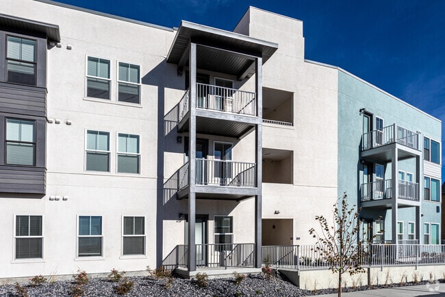 Building Photo - Vida at Daybreak Phase 1