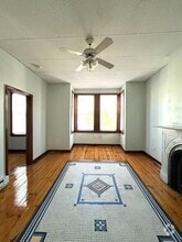 Building Photo - 62 Chelsea St