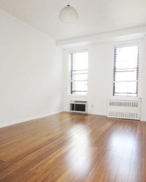 Primary Photo - 54 Morton St