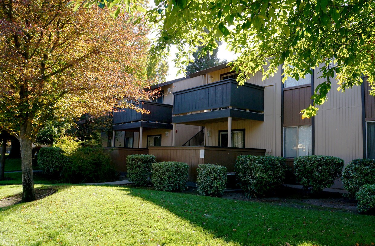 Windbridge Village Apartments in Sacramento, CA