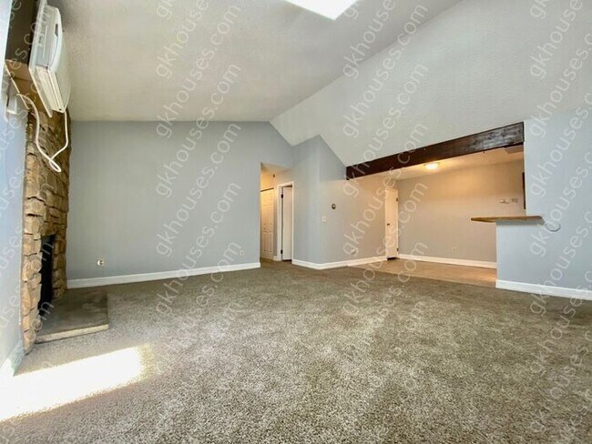 Building Photo - 381 S Ames St