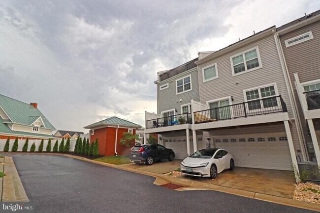 Foto del edificio - 7970 Potter Pl