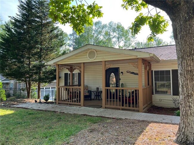 Building Photo - 2838 N Bogan Rd NE