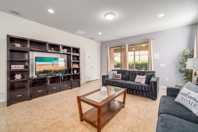 Foto del edificio - 9042 Rhodes St