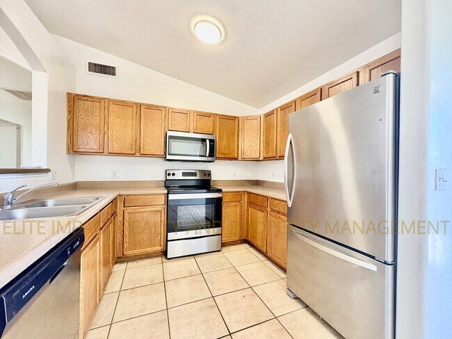 Foto del edificio - 3422 N Fontana Ave