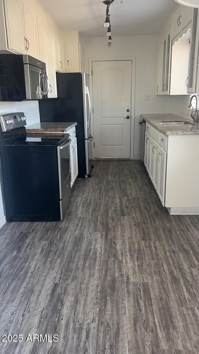 Foto del edificio - 6031 N 17th St
