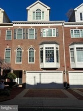Building Photo - 1735 22nd Ct N
