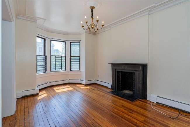 Building Photo - 281 Grove St