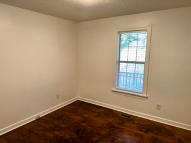 Building Photo - Rooms for rent in Wake Forest