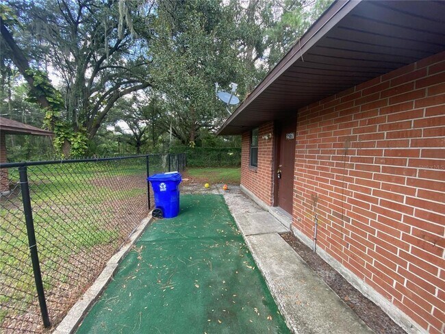 Foto del edificio - 2567 Chestnut Woods Dr