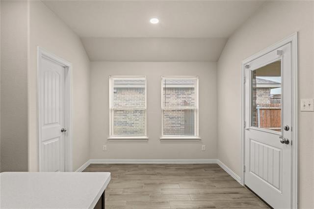 Building Photo - 906 Silverbell St