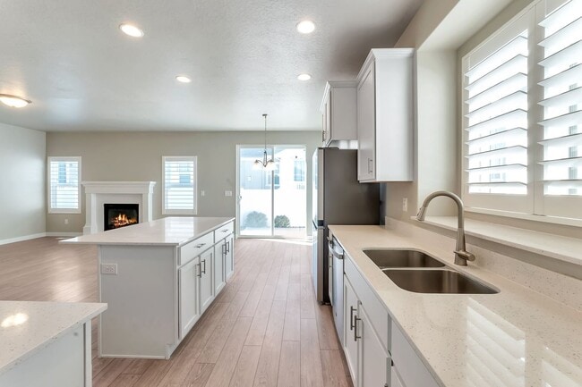 Building Photo - LEHI HOUSE W ATTACHED 2 CAR, LANDSCAPING &...