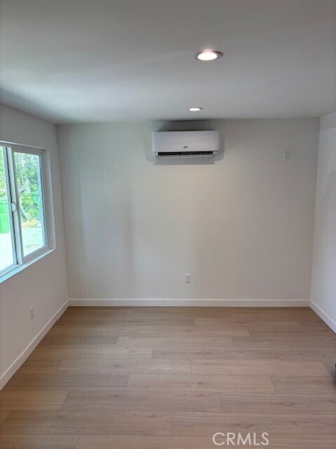 Foto del edificio - 5720 1/2 Wallis Ln-5720