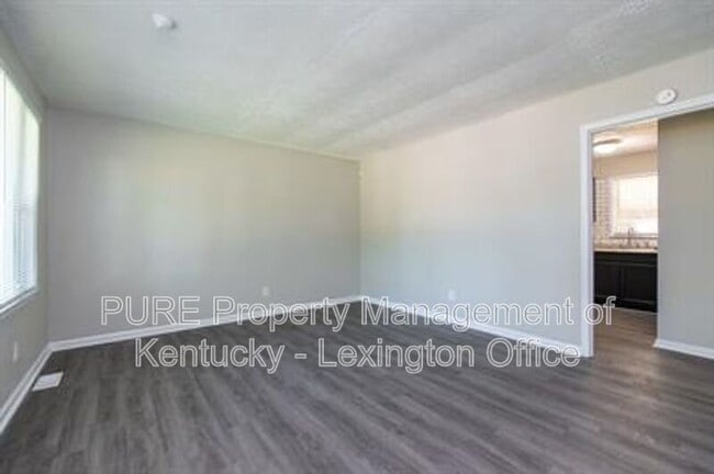 Foto del edificio - 2483 Thornberry Ct