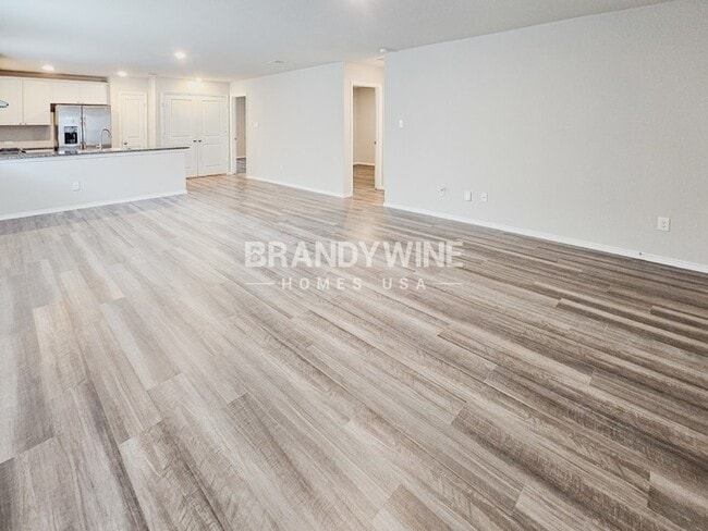 Building Photo - 7014 Winding Shelf