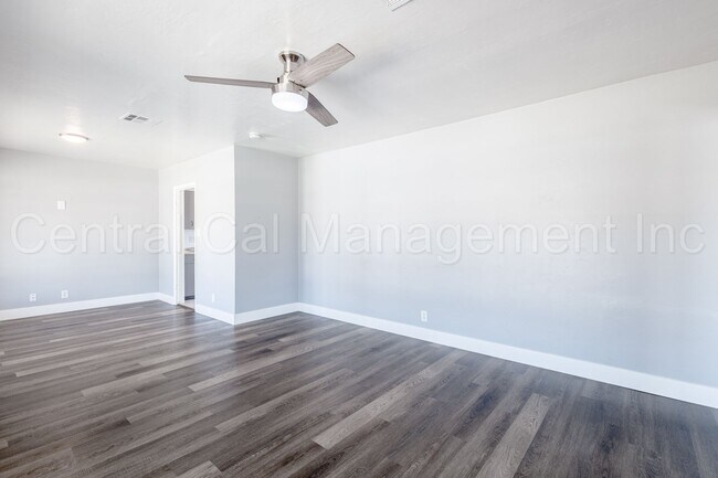 Foto del edificio - 3 Bedroom/1 Bath Home - $1895 Per Month! M...