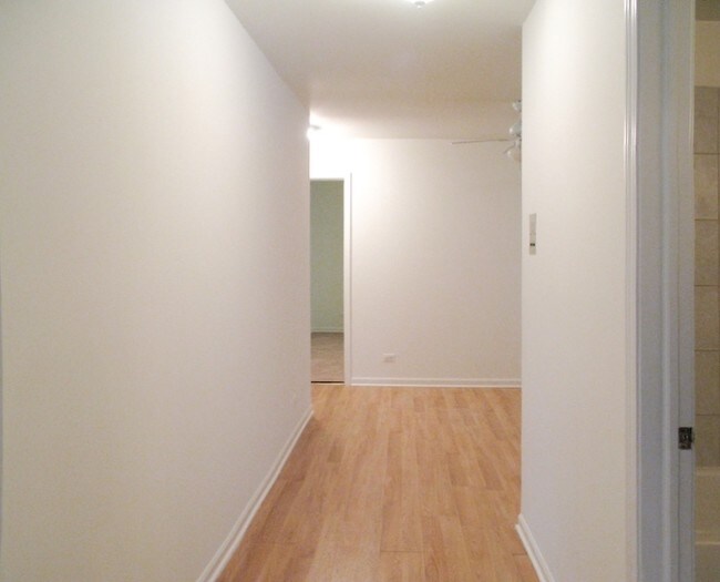 Foto del edificio - 8052 S Kingston Ave