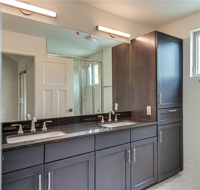Building Photo - 103 Conservation Dr