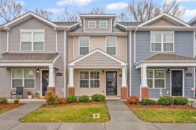 Foto del edificio - 2 Bedroom Condo For Rent With Community Swimming Pool!