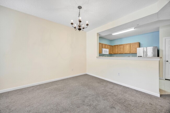 Foto del edificio - 575 Oakleaf Plantation Pkwy