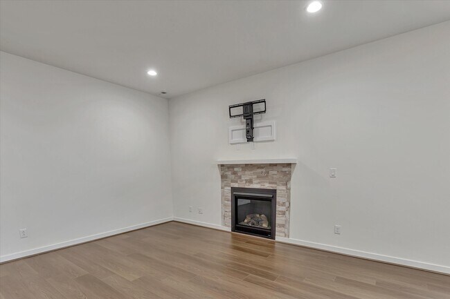 Foto del edificio - 33108 Holly Ave SE