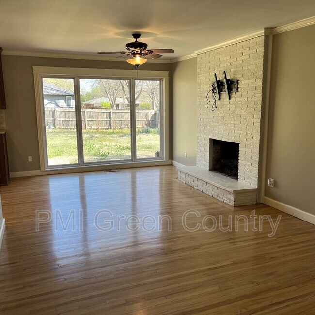 Foto del edificio - 3727 E 39th St