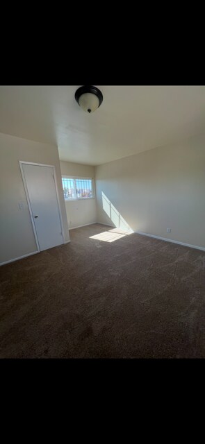 Dormitorio de la planta superior - 2002 S Palm Grove Ave