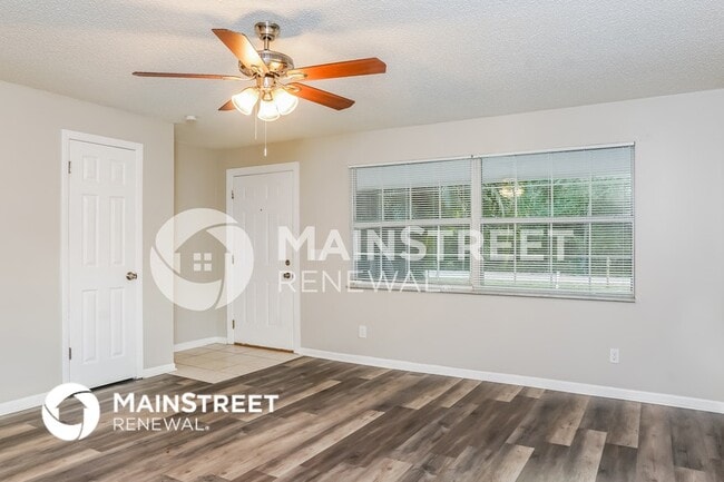 Foto del edificio - 6576 4th Ln