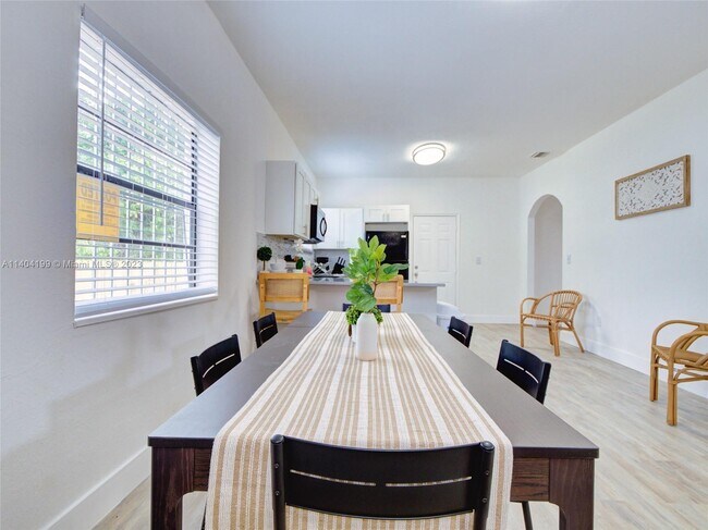 Foto del edificio - 1845 NW 55th St