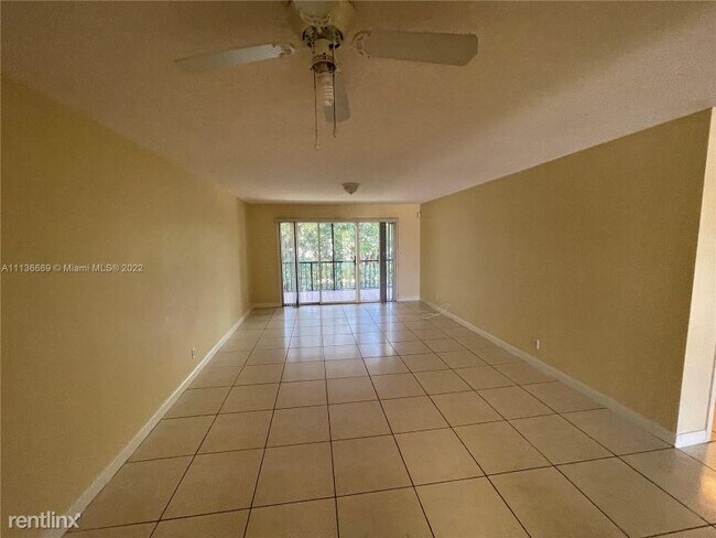 Foto del edificio - 2700 Coral Springs Dr