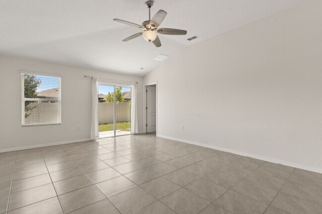 Foto del edificio - Charming 3-Bedroom Home in Nassau Crossing...