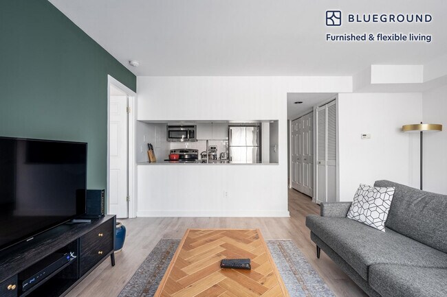 Building Photo - 601 24th St NW