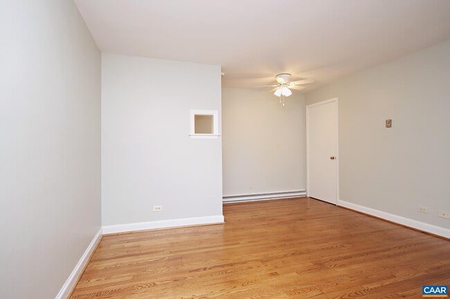 Foto del edificio - 2114 Ivy Rd