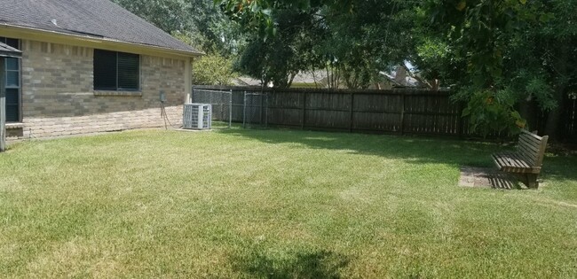 Foto del edificio - 2822 Chimneystone Cir